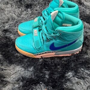 Nike Men’s Aqua and Navy Sneakers